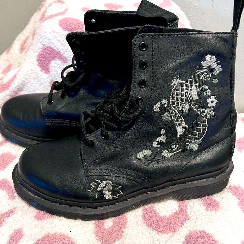 Dr. Martens Amylee Koi Boots Size 9